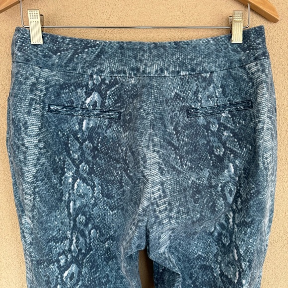 Zac & Rachel high rise stretch snake print capri pants | Sz 10 - Picture 5 of 6